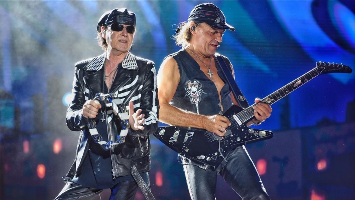 Klaus Meine y Matthias Jabs, de Scorpions, durante el concierto en el Rock Fest.