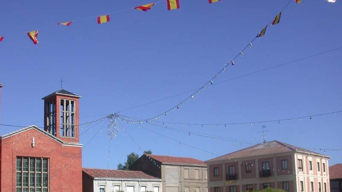 La Plaza de España acogerá el torneo de parchís y los juegos infantiles del próximo lunes.