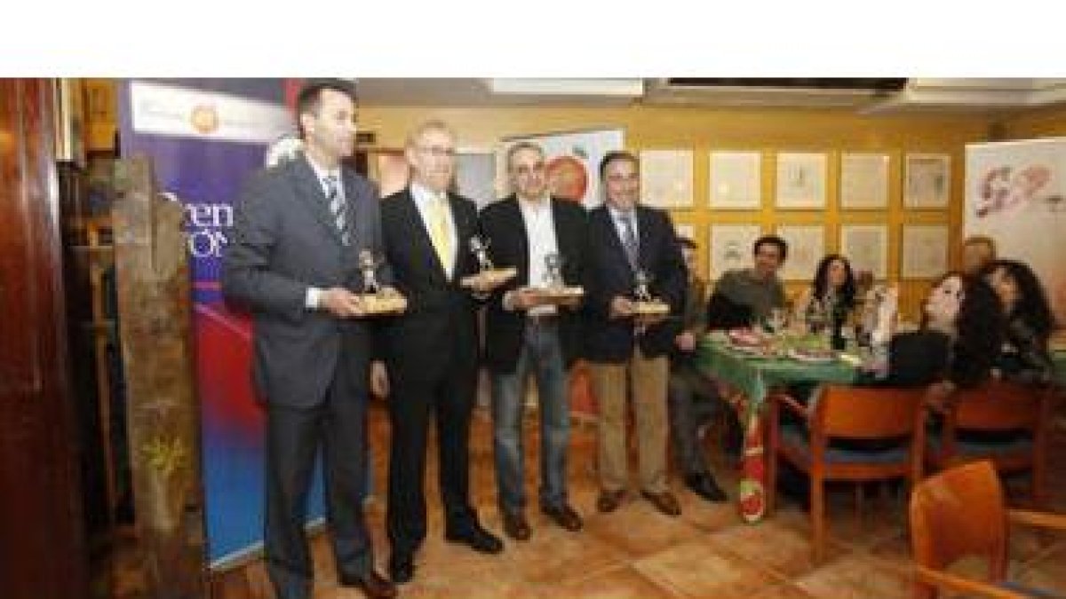 Los cuatro galardonados con el «León de plata» durante el homenaje que recibieron.