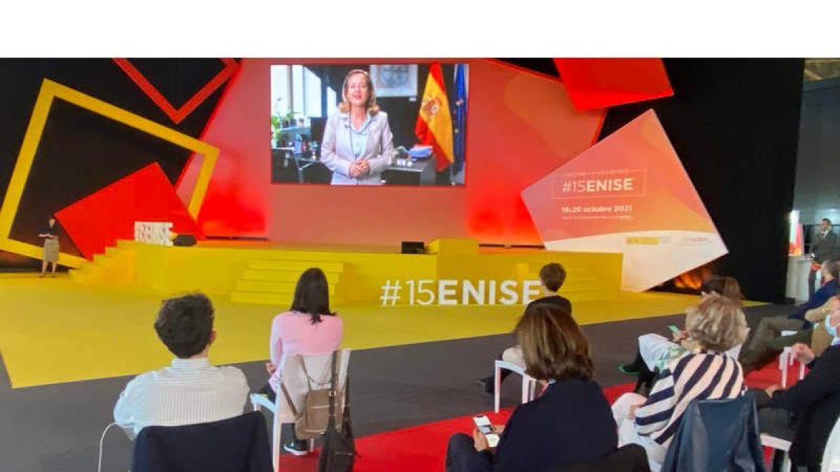 La ministra Nadia Calviño clausura por video el Enise, organizado por el Incibe en el Palacio de Exposiciones. RAMIRO