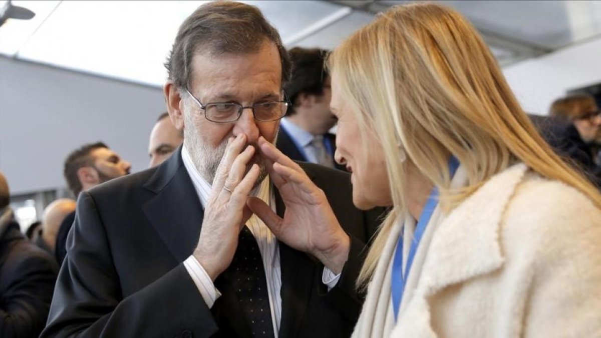 Mariano Rajoy y Cristina Cifuentes, durante el último congreso del PP, el pasado 10 de febrero.