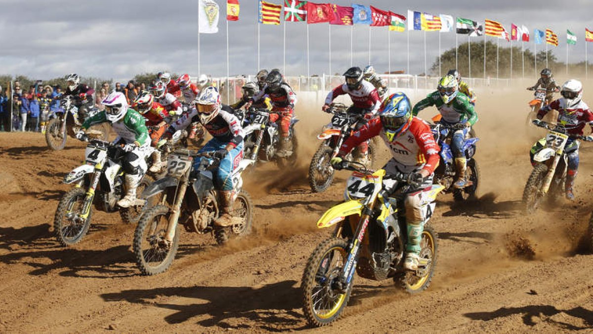 El circuito bañezano de La Salgada, que en su historia ha acogido mundiales y europeos, retoma el pulso este fin de semana al Campeonato de España de MX. FERNANDO OTERO