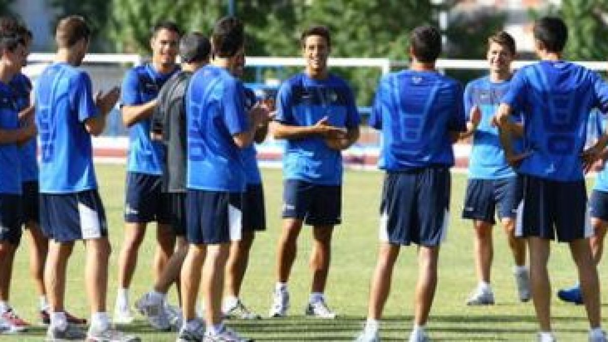 Javi López, en el centro y Francis Suárez, base de las esperanzas de mejora del juego por las bandas