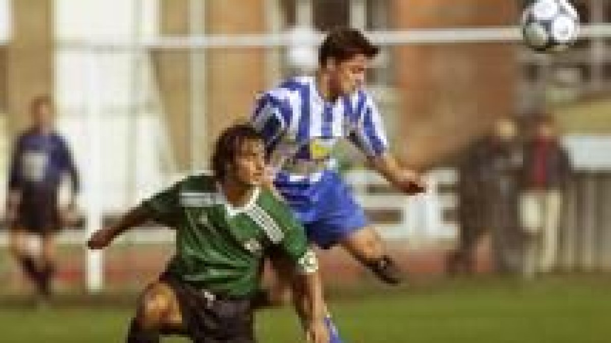 El equipo berciano no acertó con el marco canario y terminó cayendo ante el equipo insular