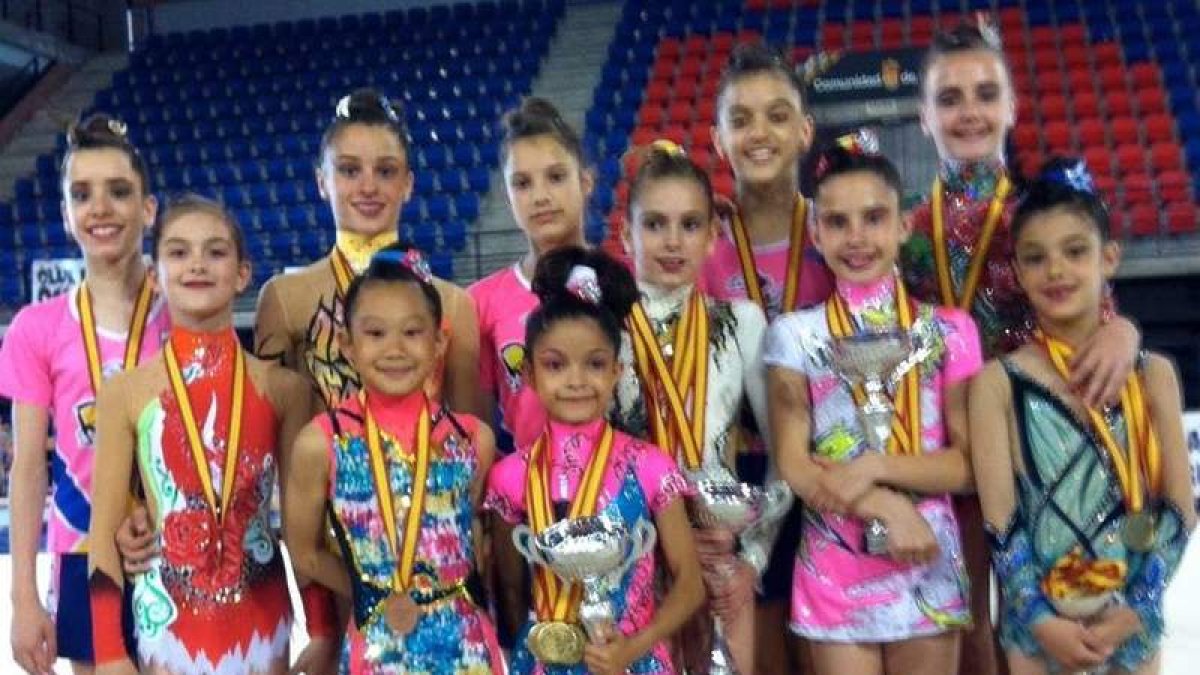 Las medallistas del Club Ritmo en el Nacional de Logroño.