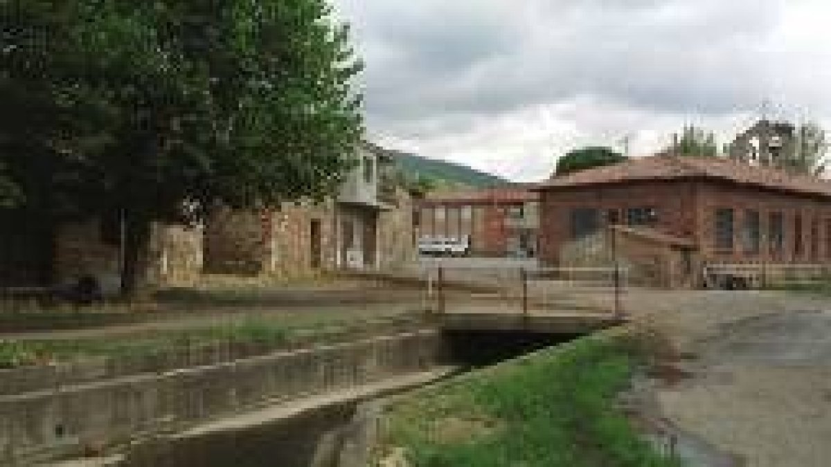 Robledo de Torío inaugura hoy su Casa de Cultura