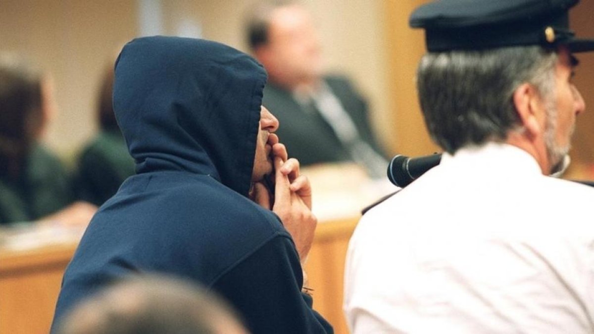 Arlindo Luis Carbalho, en el banquillo, en 1999.