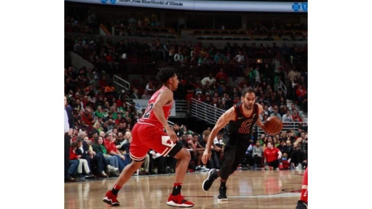 Calderón conduce frente a los Bulls