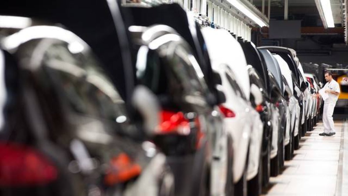 Línea de producción del Seat León, en Martorell.