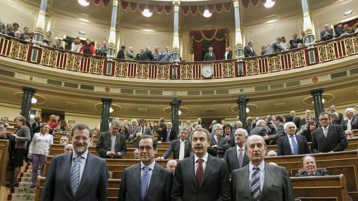 Rajoy, Bono, Zapatero y Landelino Lavilla, en el Congreso, en una imagen de archivo.