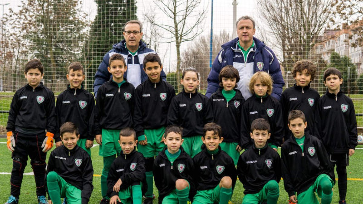 Formación del equipo de La Virgen B de la categoría benjamín.