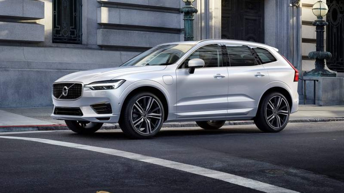 El nuevo Volvo XC60 recoge la herencia estética de su hermano mayor XC90, también algunas aplicaciones tecnológicas.