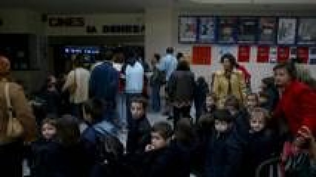 Los niños se agolpaban en los cines para ver Shrek 2