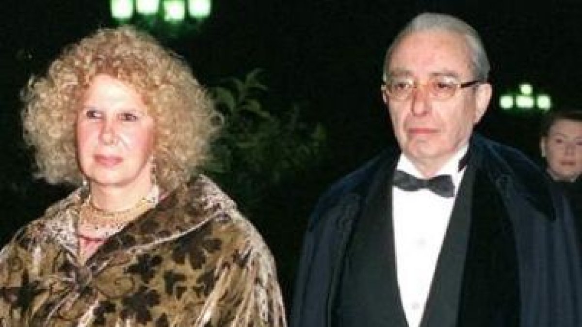 La duquesa de Alba y su  marido, el fallecido Jesús Aguirre.