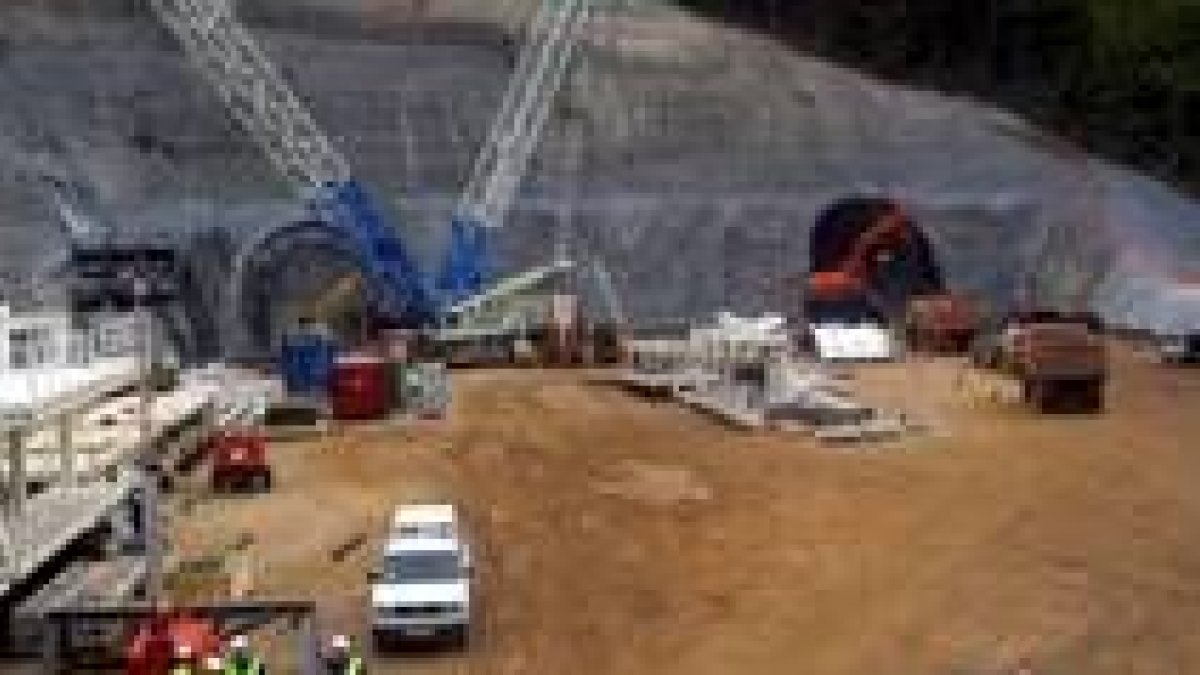 Las obras de la variante, en la vertiente asturiana, se encuentran en su fase inicial