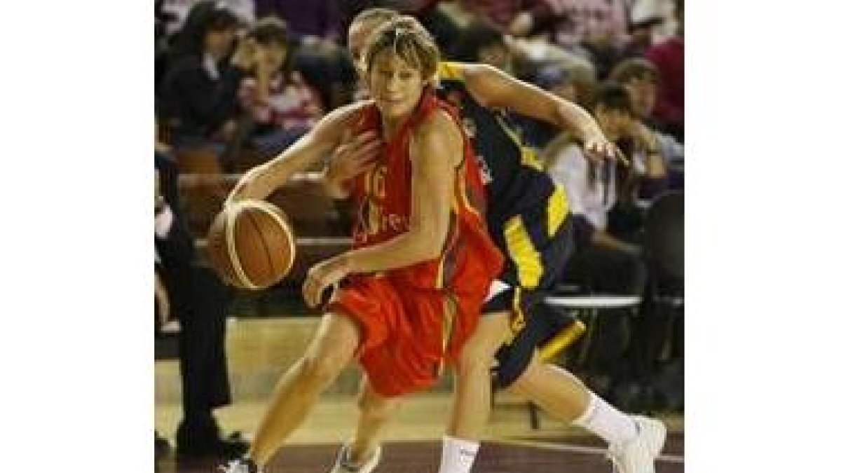 La capacidad de Djuric, con el balón en su mano derecha, no bastó para superar al Estudiantes