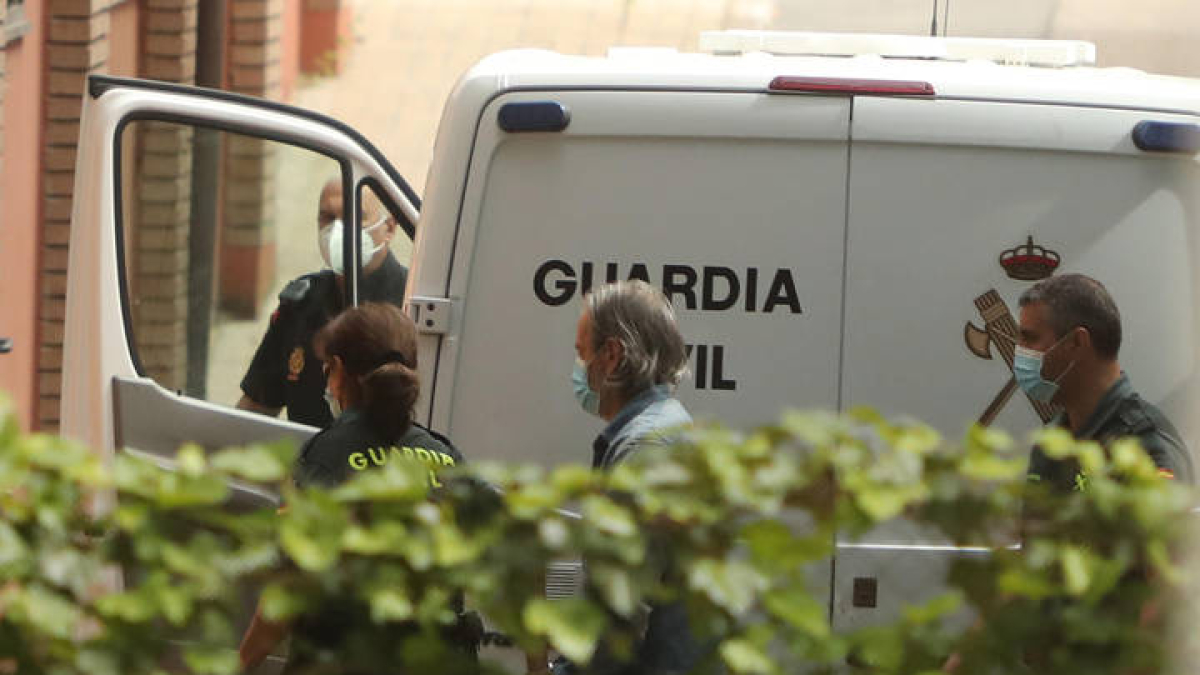 Pedro Muñoz, a su llegada a los juzgados de Ponferrada en el mes de julio. LUIS DE LA MATA