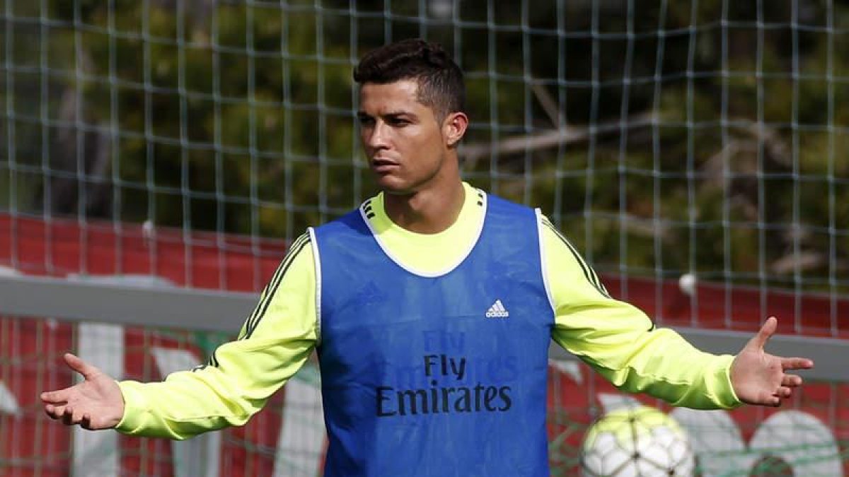 Cristiano Ronaldo completó el entrenamiento de ayer con el Real Madrid.