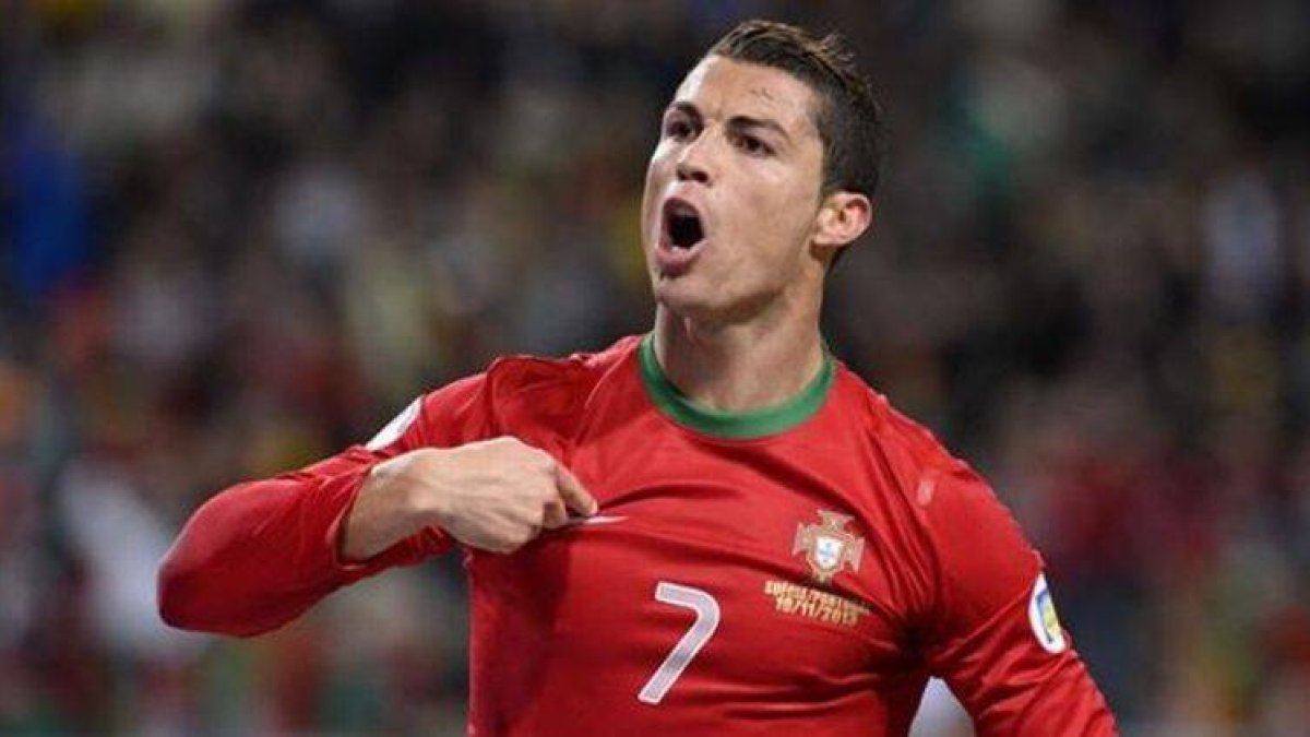 Cristiano Ronaldo celebra uno de sus goles a Suecia en la vuelta de la repesca mundialista.