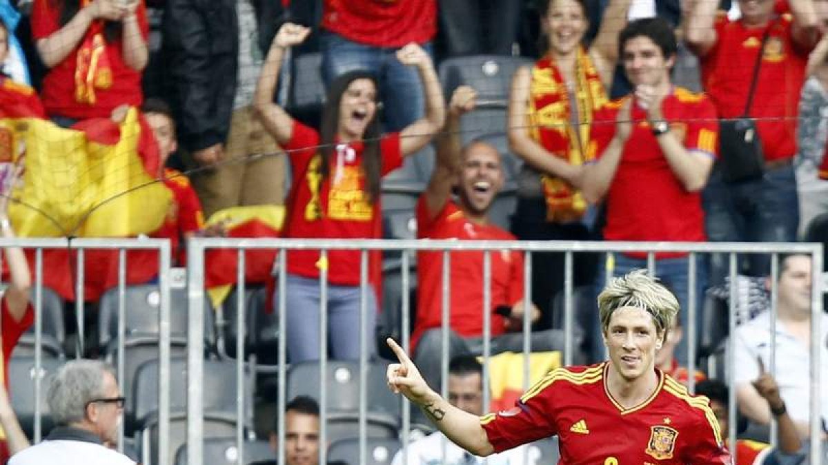 Torres celebra su gol contra Corea del Sur durante el partido amistoso.