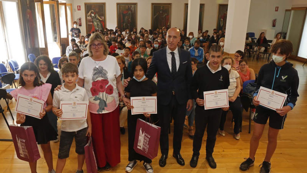 Entrega de los premios en el Ayuntamiento. FERNANDO OTERO
