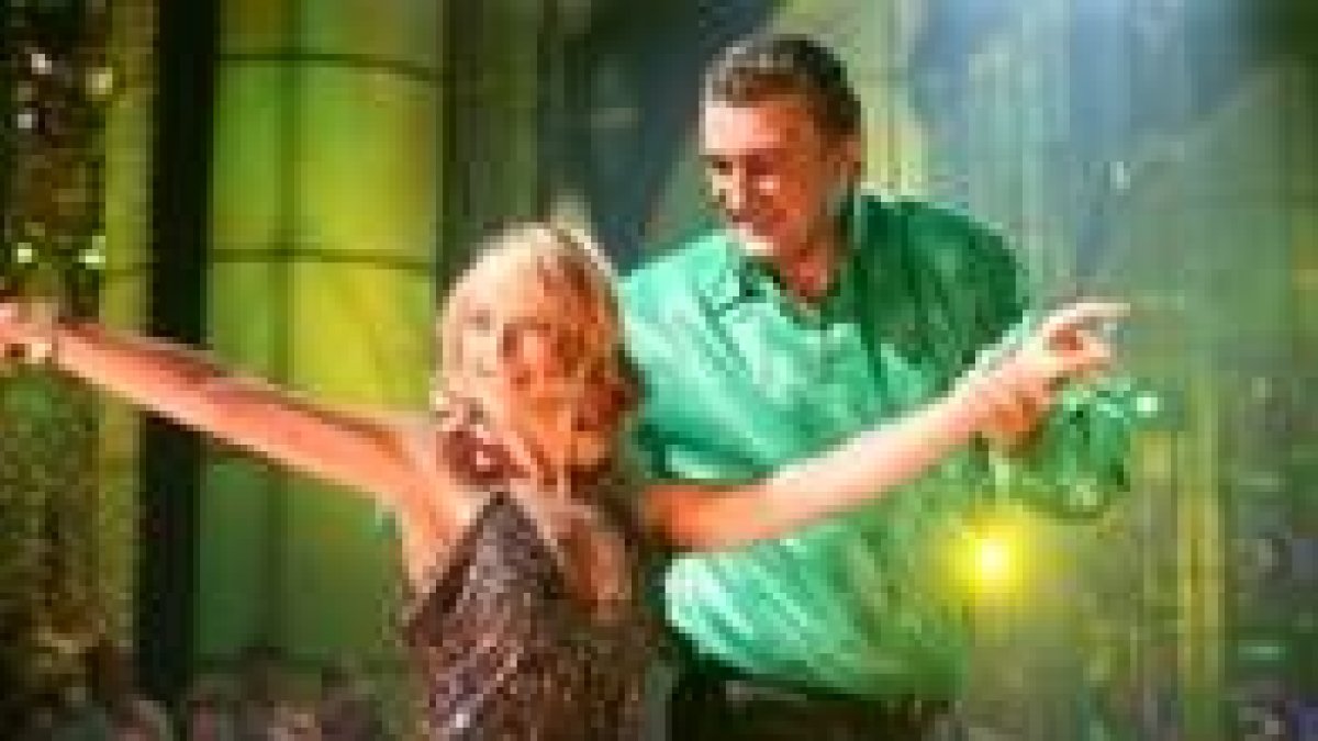 El ex baloncestista Fernando Romay participando en el programa «¡Mira quién baila!»