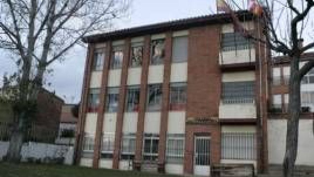Las antiguas escuelas de Ferral se convertirán, en unos meses, en el centro social de la localidad