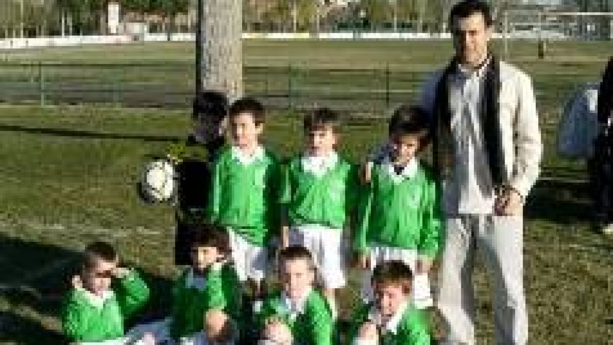 Formación del equipo prebenjamín del Ejido