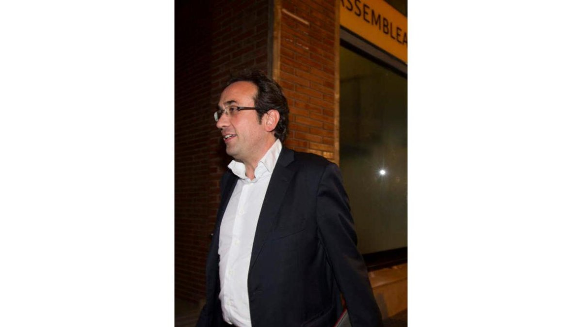 Rull sale de la sede de la ANC tras reunirse con la CUP.