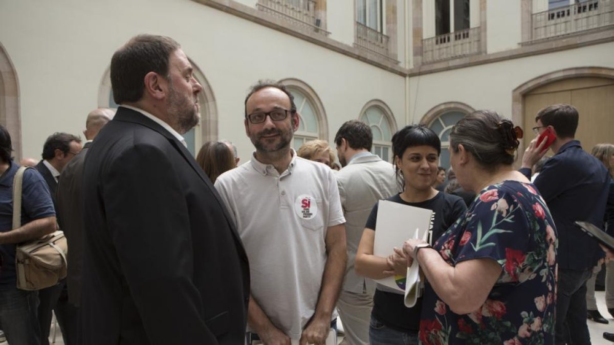 Oriol Junqueras, Benet Salellas, Anna Gabriel y Gabriela Serra en la presentación de la ley del referéndum en el auditorio del Parlament.