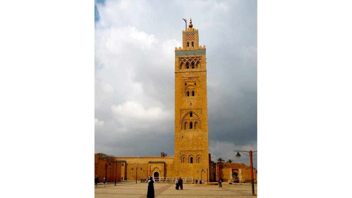 La Mezquita Kutubia, con un alminar que mide casi 70 metros.