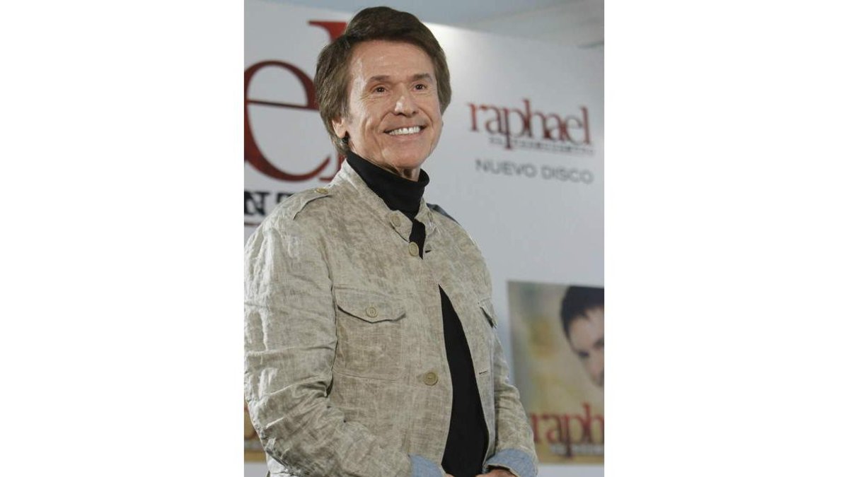 Raphael presentó ayer en Madrid su nuevo disco.