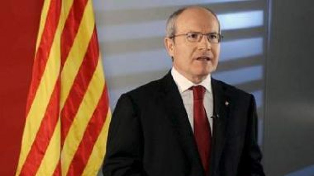 El presidente de la Generalitat, José Montilla, durante el tradicional mensaje institucional de fin