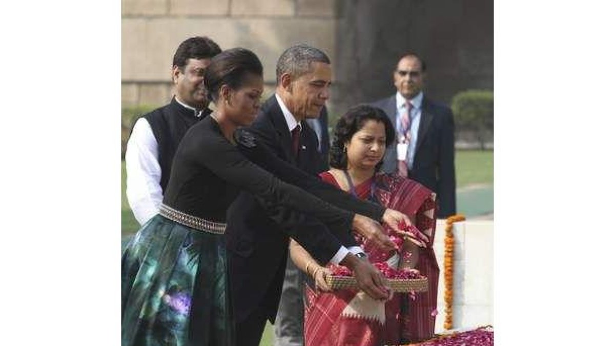 Michelle y Barack Obama homenajean a Mahatma Gandhi.