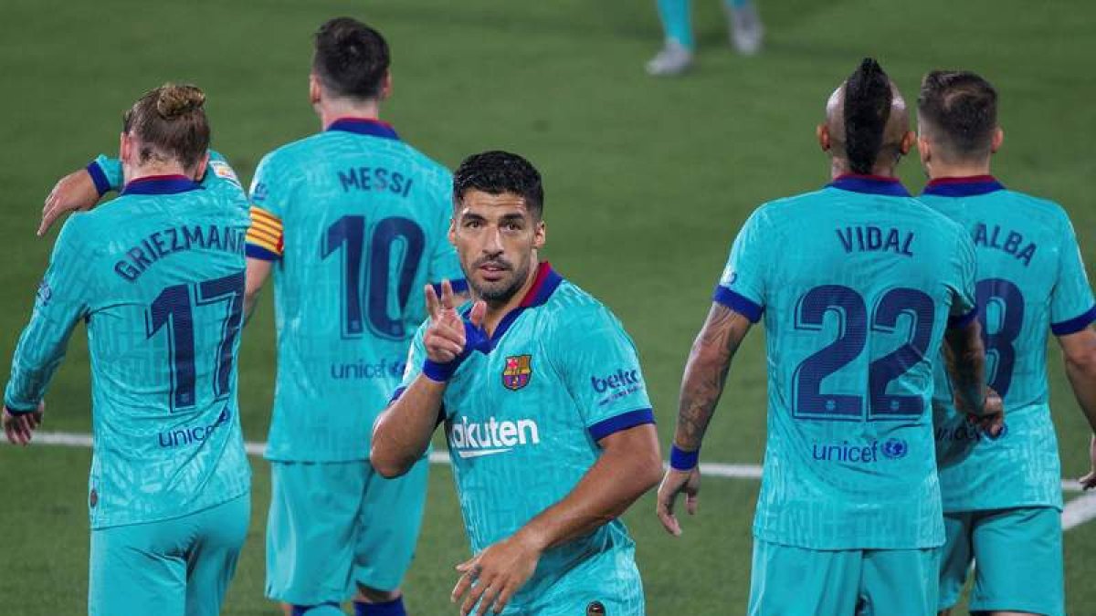 Luis Suárez celebra el segundo gol del Barcelona frente al Villarreal. D.C.