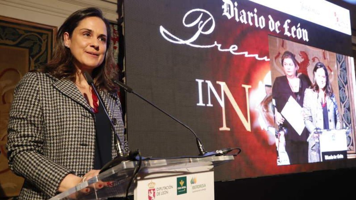 La vicepresidenta de Diario de León, Adriana Ulibarri, y Alberto Muñoz.