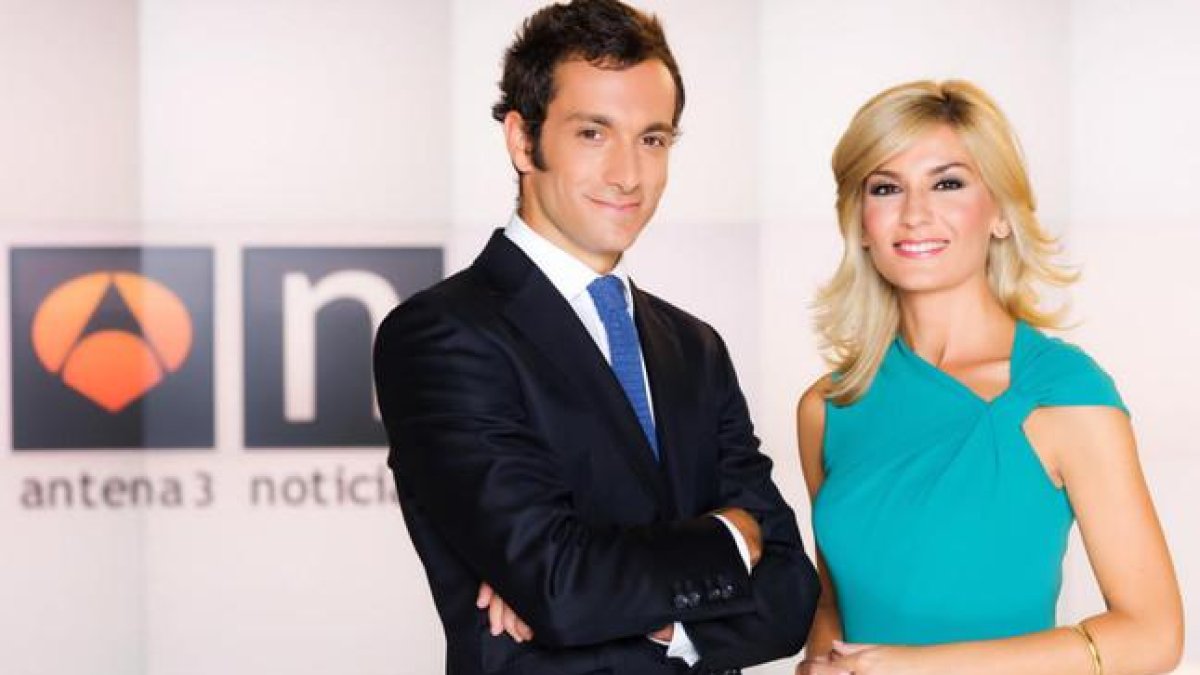 Álvaro Zancajo y Sandra Golpe,presentadores del informativo de noche de Antena 3.