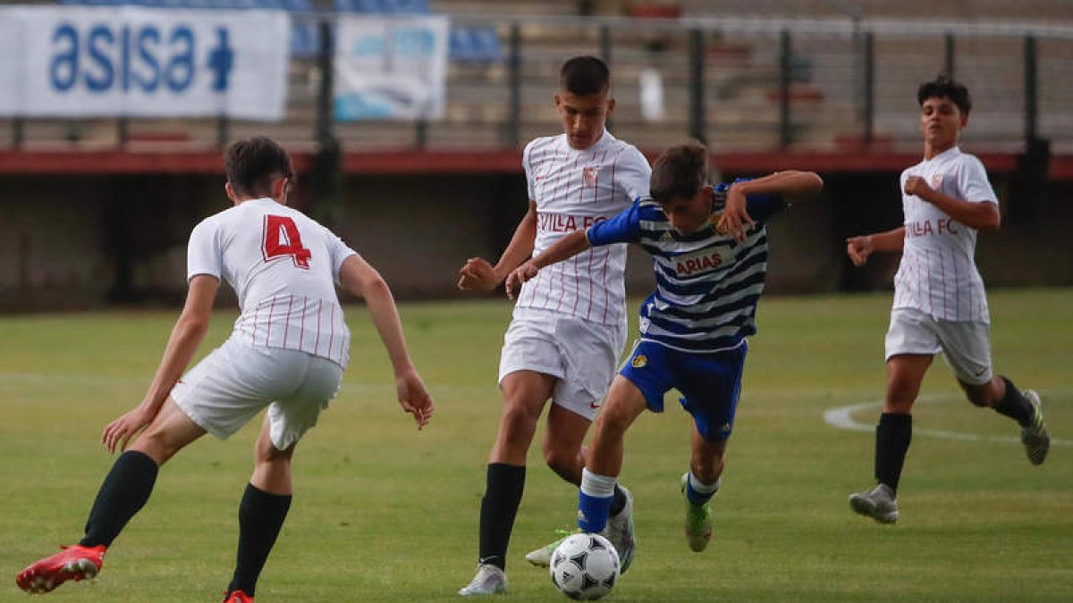 La SD Ponferradina se lo puso difícil al Sevilla. MIGUEL