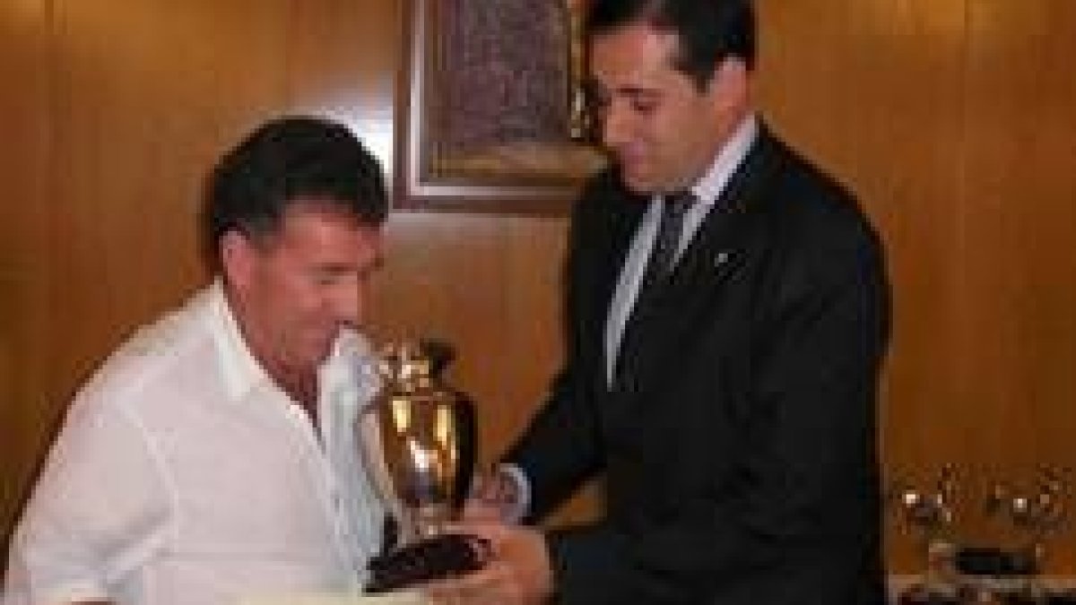 Matilla, campeón de España y montador de prestigio, participa en el foro