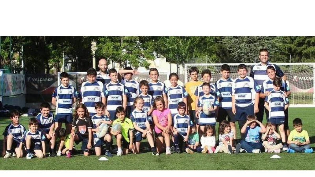 Los más pequeños fueron los grandes protagonistas del ‘Día del Socio’ del Bierzo Rugby.