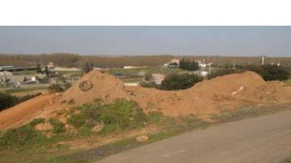 Las obras para la construcción de un segundo túnel en La Salgada comenzaron ayer martes.