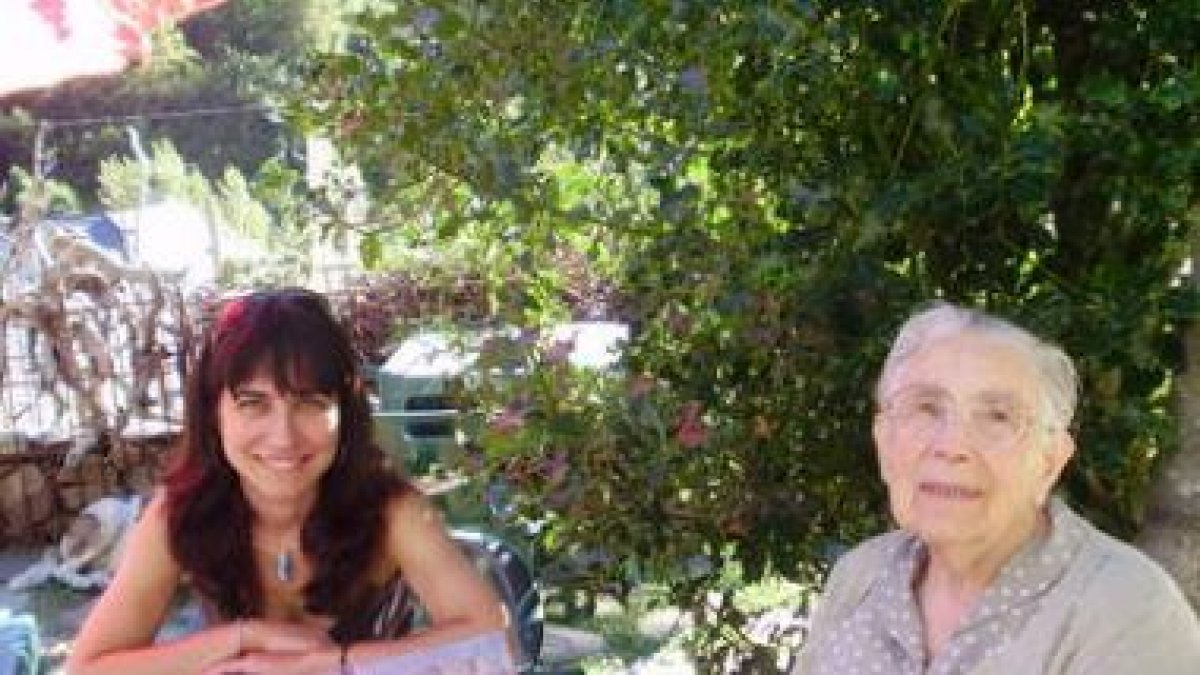 Rita García Jiménez con una de sus tías abuelas, excepcional informante para este libro.