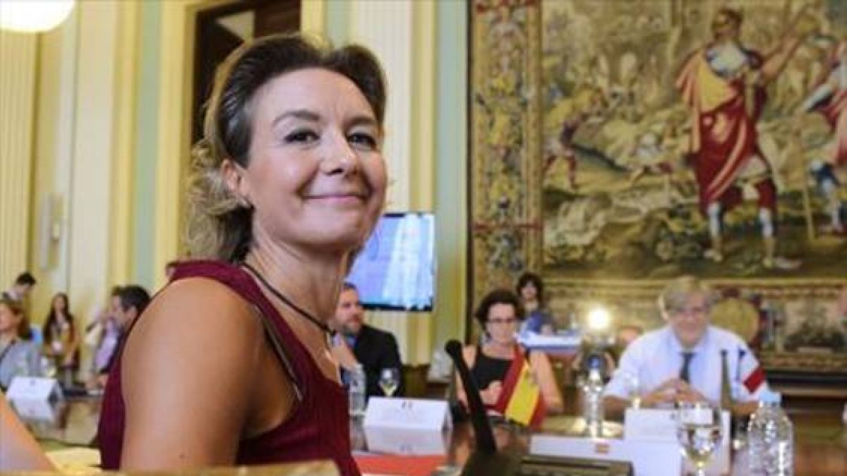 La ministra de Agricultura, Isabel García Tejerina, en la reunión celebrada ayer en la sede del ministerio.