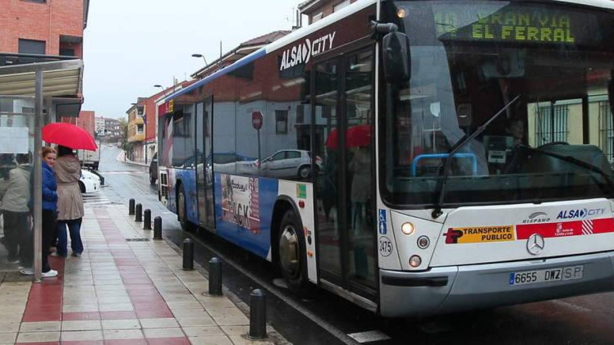 Ferral del Bernesga continuará unido con la capital leonesa por autobús el próximo año.