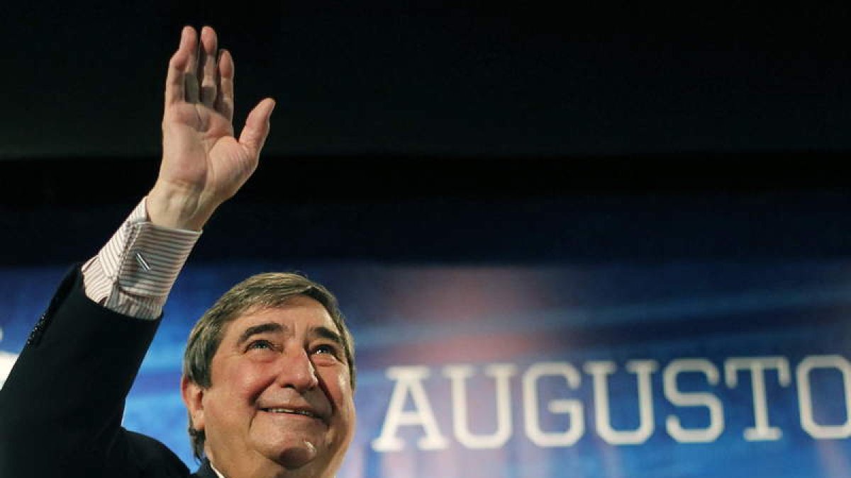 Lendoiro se despide como presidente del Deportivo.