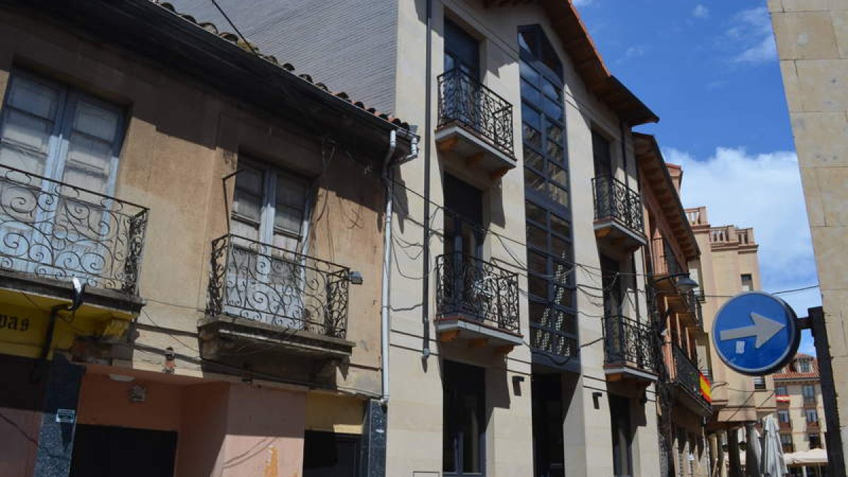 En la imagen, el nuevo edificio de Servicios Sociales de Astorga. MEDINA