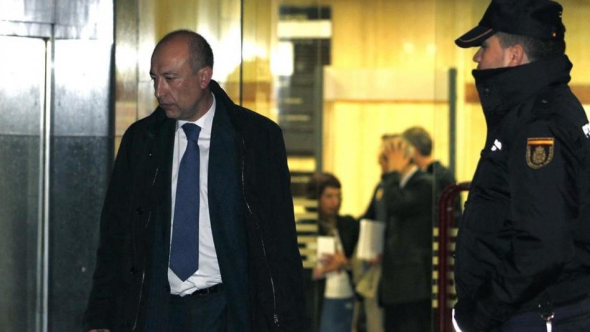 El socio de Deloitte Francisco Celma, en una imagen de archivo tras declarar ante el juez Fernando Andreu en febrero del 2013.