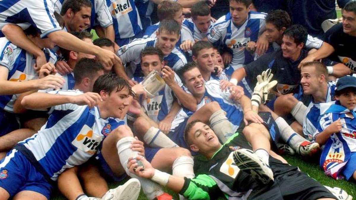 El Espanyol logró el 24 de junio de 2001 en el Reino de León su primer título de Copa del Rey juvenil al vencer al Madrid por 2-0 y el segundo lo conquistó en El Toralín al imponerse por 3-1 al Mallorca el 29 de junio de 2003. DL