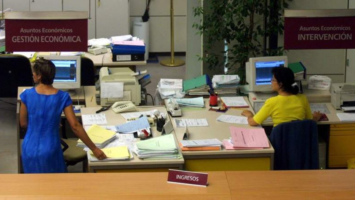 Los servicios de recaudación centran su carga de trabajo en las multas impagadas.