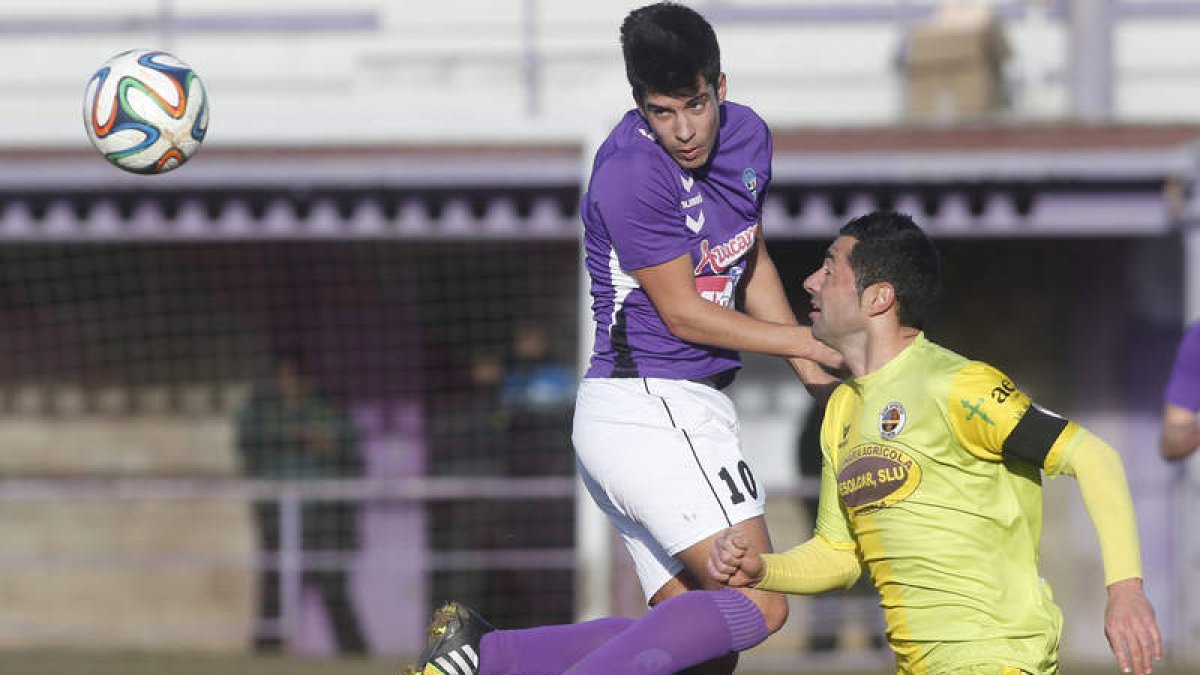 La Bañeza tratará de hacerse fuerte en su estadio de La Llanera y conseguir el triunfo. JESÚS